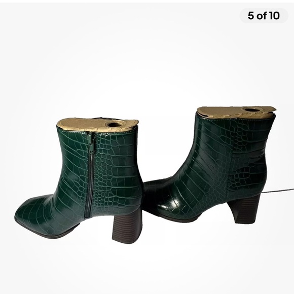 INC Womens Dasha Green Leather Ankle Booties Shoes 5.5 Medium Great Holiday Boot - Picture 5 of 7